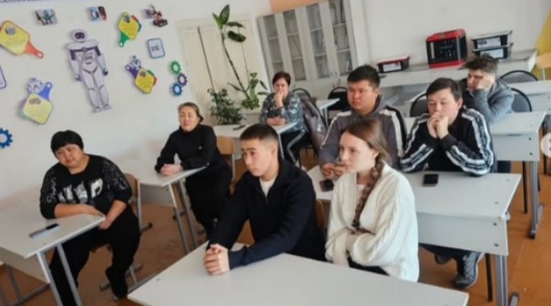 Өскемен қаласындағы ҰТО филиалы қызметкерлерінің 11 сынып ата-аналарымен және оқушыларымен қаңтар айының ҰБТ бойынша онлайн "Сұрақ-жауап" жиналысы өтті.