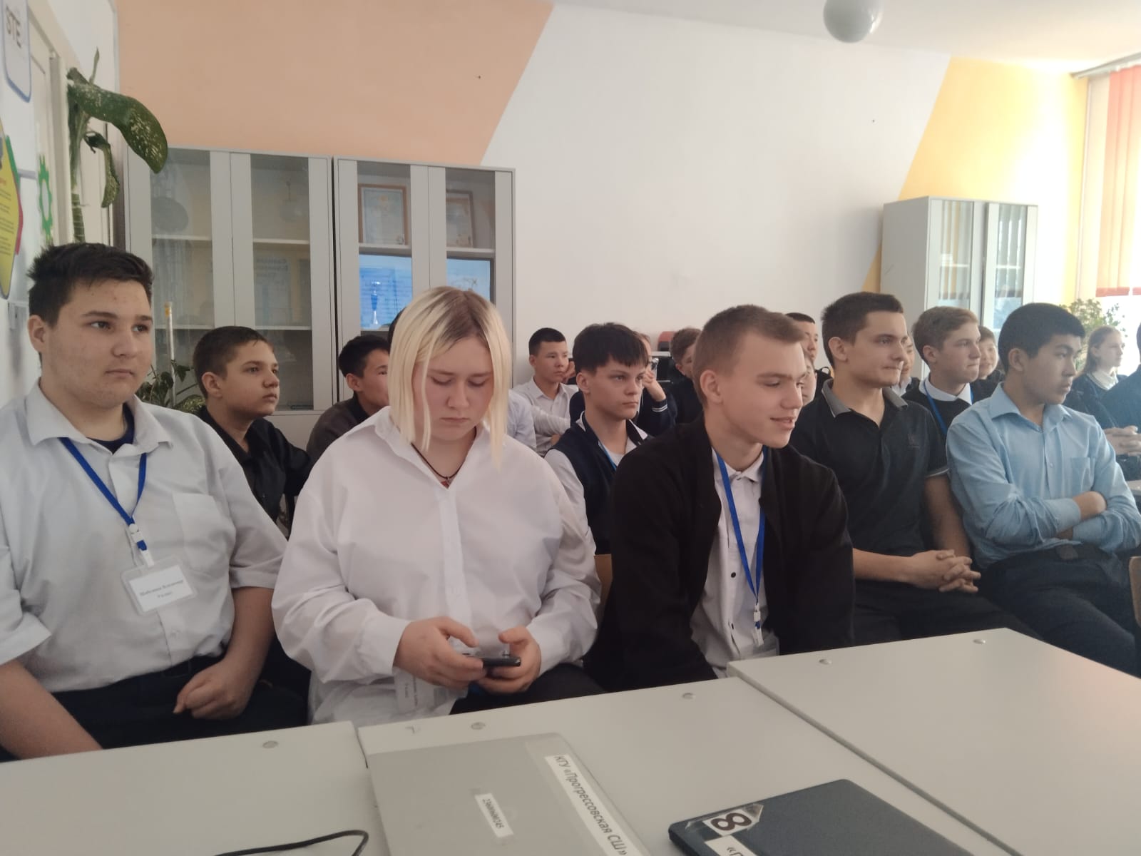Беседа с учащимися 1-11 классы "Уважение к Государственным символам РК"