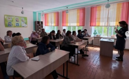 06.05.2025 года прошла тематическая встреча с опероуполномоченным ОКП ОП Глубоковского района капитаном полиции Багдаулетовой К.Б. и работниками Прогрессовской средней школы мошенничеству.